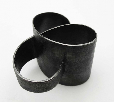 Black folded ring
