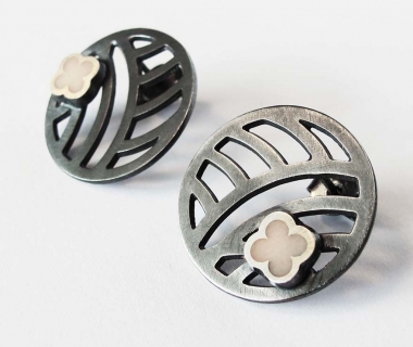 Round Sakura earrings