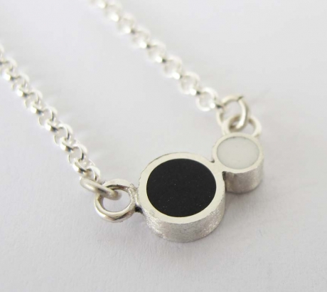 Pont.vero Silver Necklace– Black - White - Small