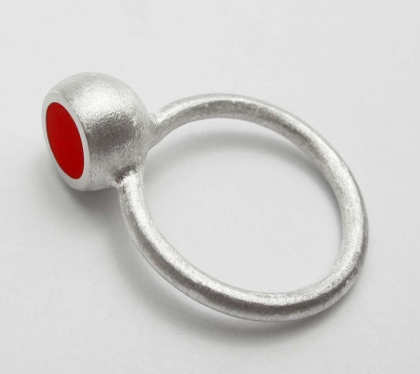 Piros félgömb gyűrű