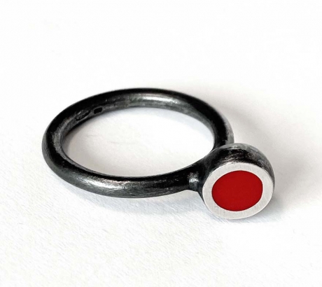 Piros oxidált félgömb gyűrű