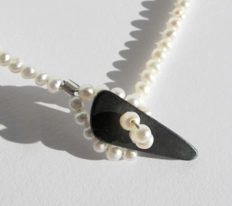 Baroque black silver necklace with pearls