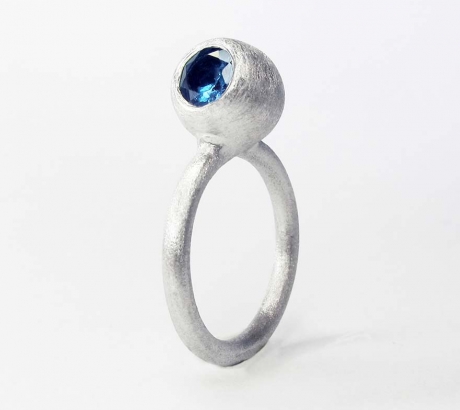 Nagy london blue topáz gyűrű