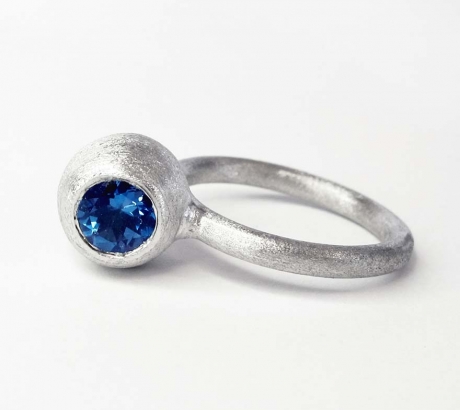 Nagy london blue topáz gyűrű