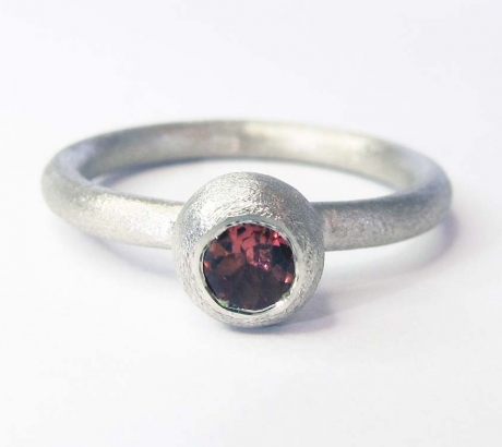 Minimál rózsaszín turmalin gyűrű