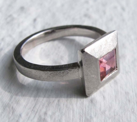 Pink turmalin gyűrű