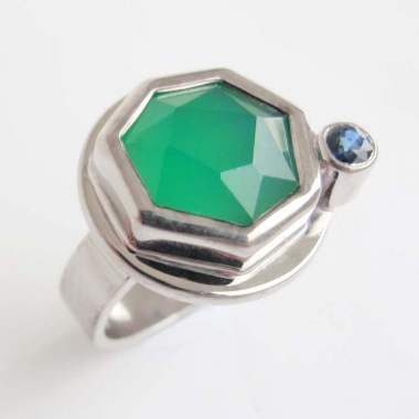 Zöld achát és kék zafiros gyűrű