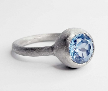 Nagy sky blue topáz gyűrű