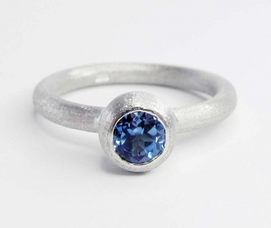 Minimal London Blue Topaz Ring
