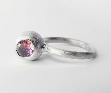 Rózsaszín turmalin félgömb gyűrű