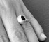 Fekete félgömb gyűrű
